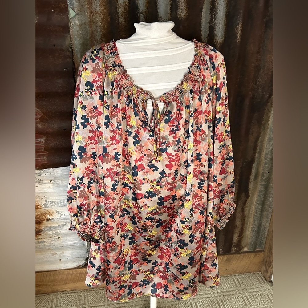 NWT- Nordstrom City Chic “Eight & Sixty”  Floral Tie Neck Blouse- Size 3x - Picture 3 of 8